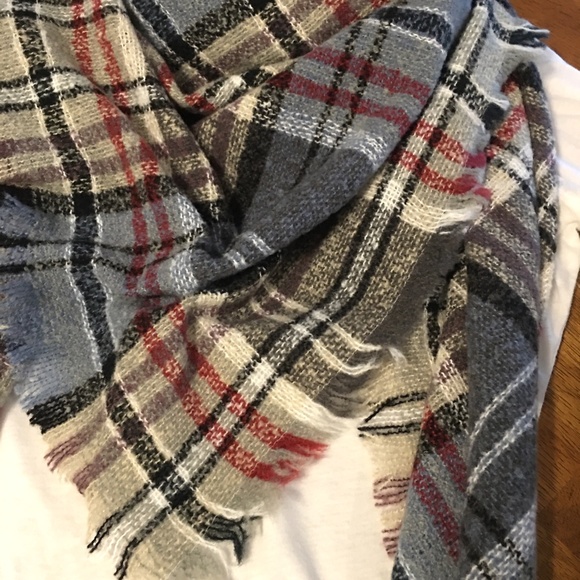 NWT Plaid Blanket Scarf Wrap - Picture 4 of 5